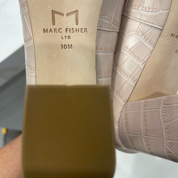 Beautiful dress shoes - Picture 2 of 7